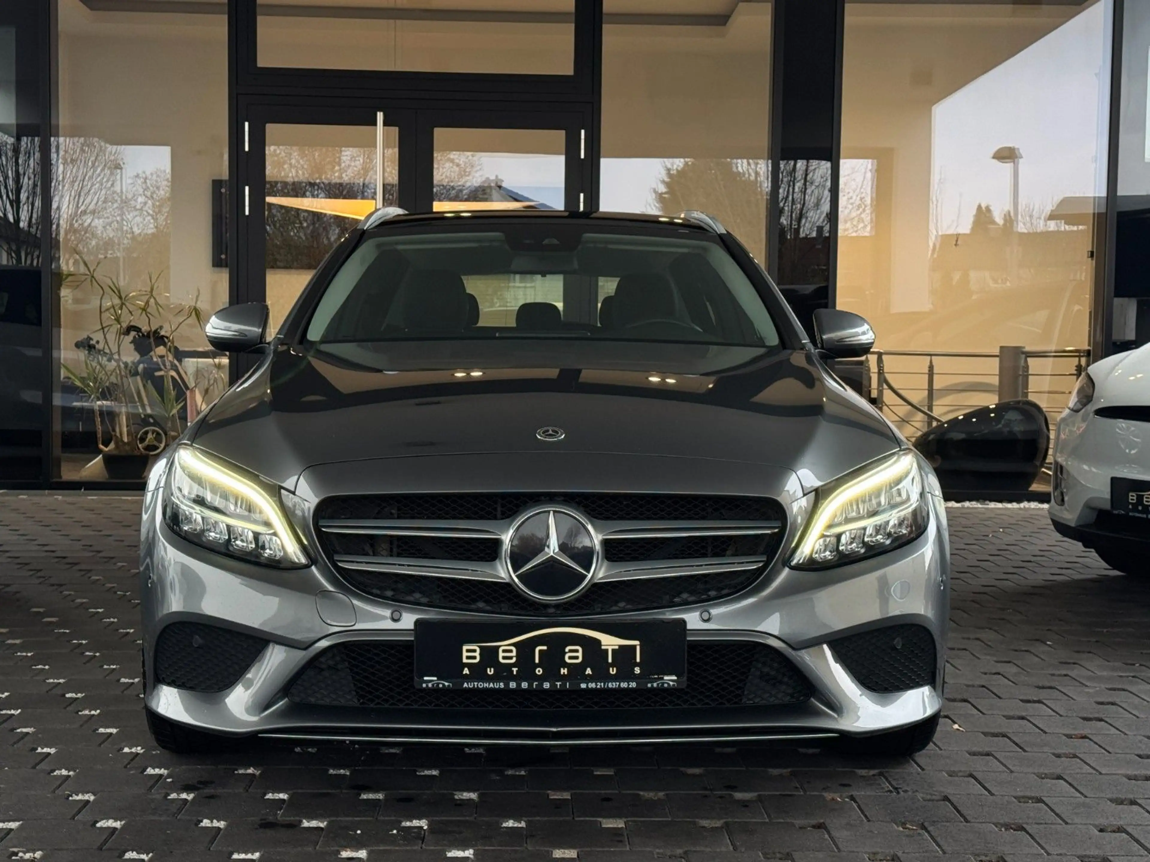 Mercedes-Benz C 220 d T Avantgarde|9G|PANO|LED|COMAND|ParkPilot