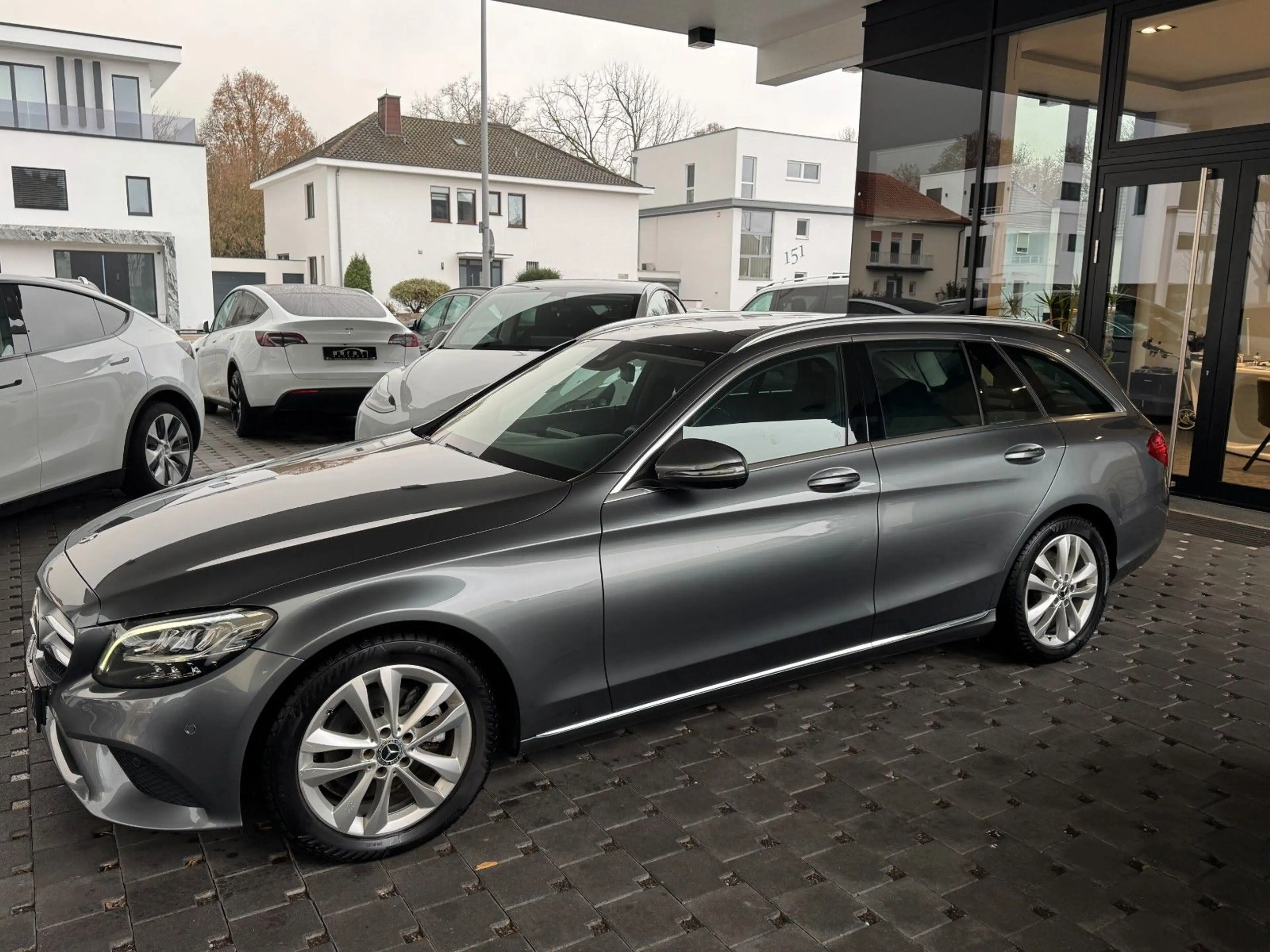 Mercedes-Benz C 220 d T Avantgarde|9G|PANO|LED|COMAND|ParkPilot — photo 5