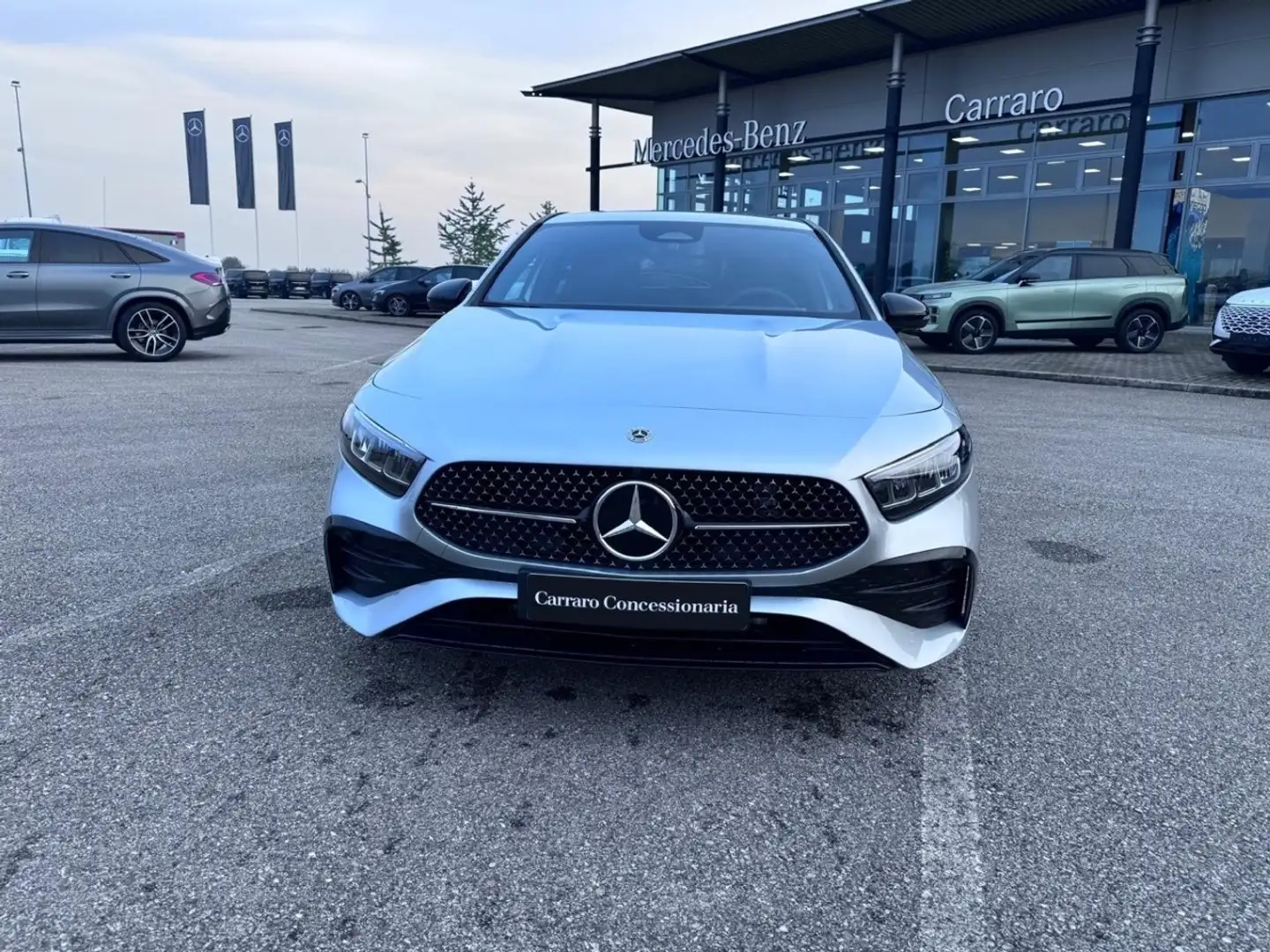 Mercedes-Benz A 180 d Automatic Weiß - 2