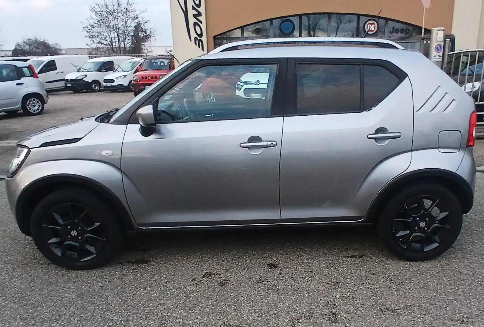 Suzuki Ignis 1.2  benzina dualjet iTop 2wd km 45000 Grigio - 2