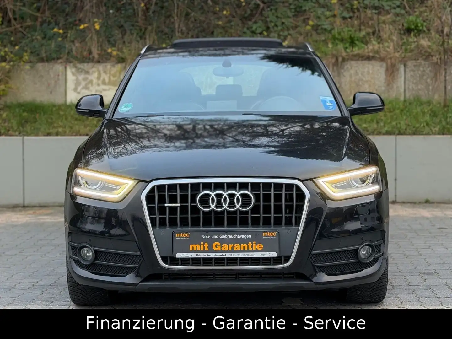 Audi Q3 2.0 TDI QUATTRO/S-LINE/177PS/PANO/LED/KEYLESS Schwarz - 2