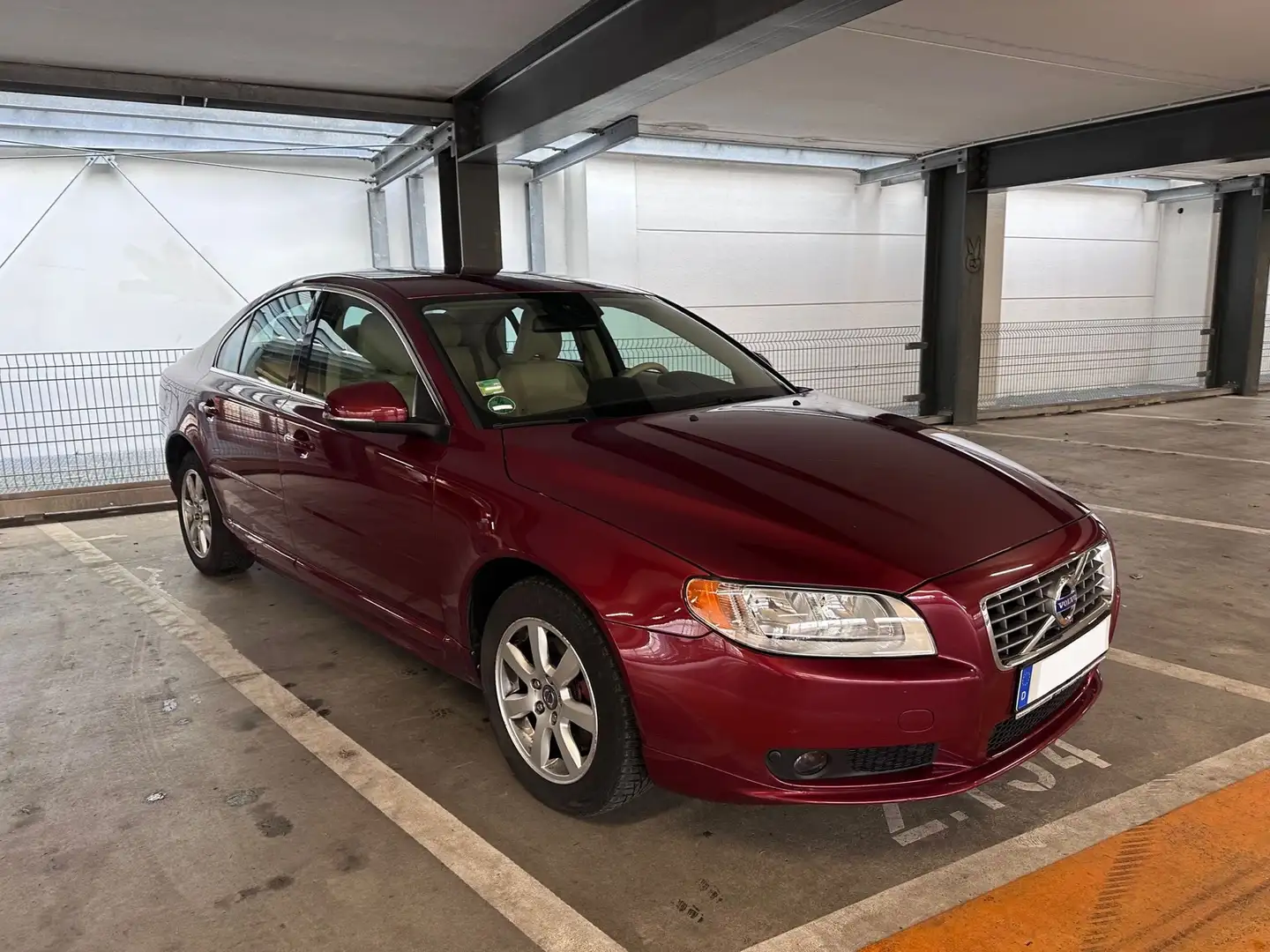 Volvo S80 T4 Kinetic Red - 1