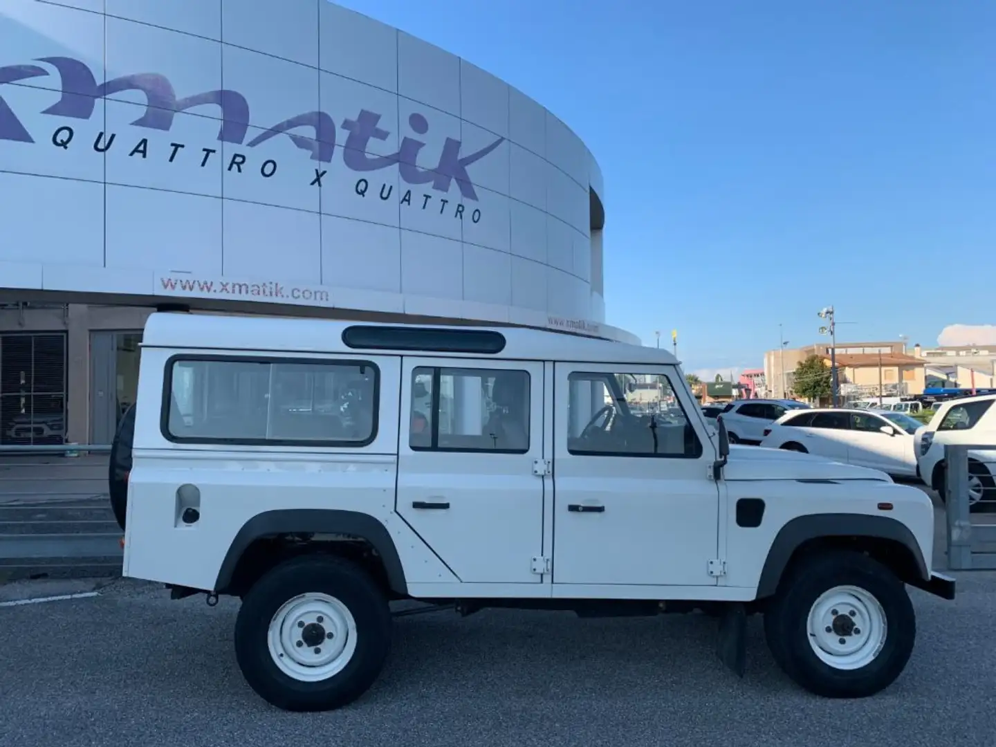 Land Rover Defender 110 2.4 TD4 Station Wagon 7 POSTI Bianco - 2