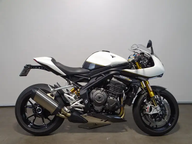 Triumph Speed Triple 1200 RR