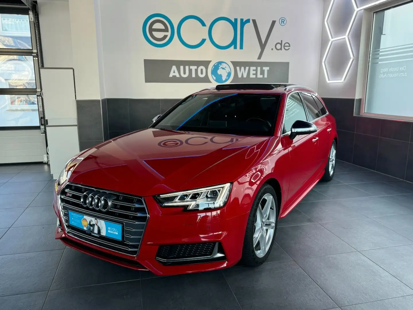 Audi S4 Avant 3.0 TFSI quattro*AHK*Pano*NAVI*Matrix* Rot - 1