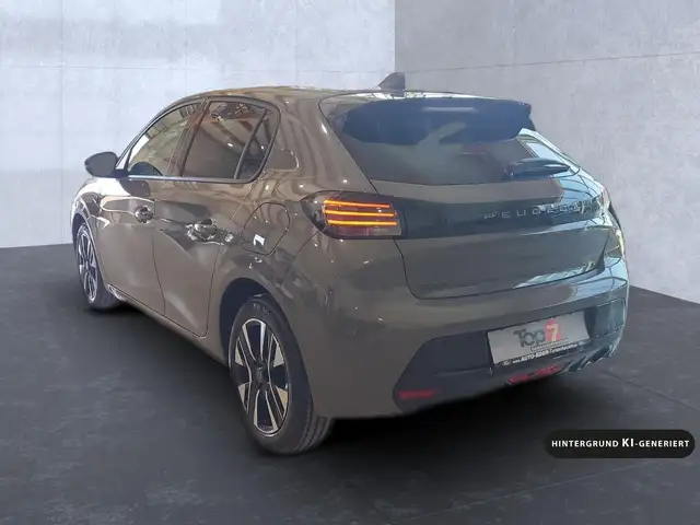 Peugeot 208 view 3