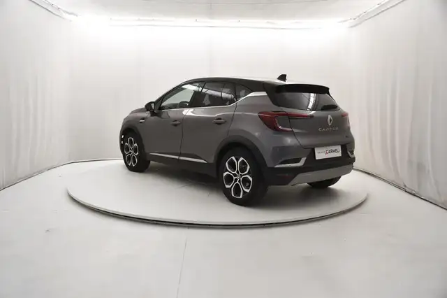 Renault Captur view 3