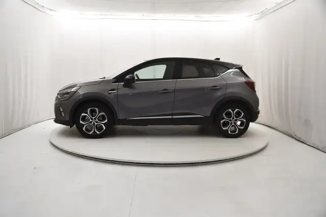 Renault Captur view 2