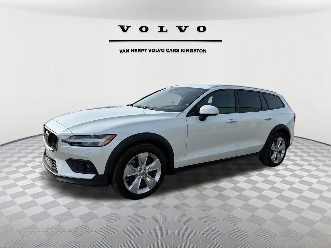 Volvo V60 Cross Country снимка Volvo V60 Cross Country
