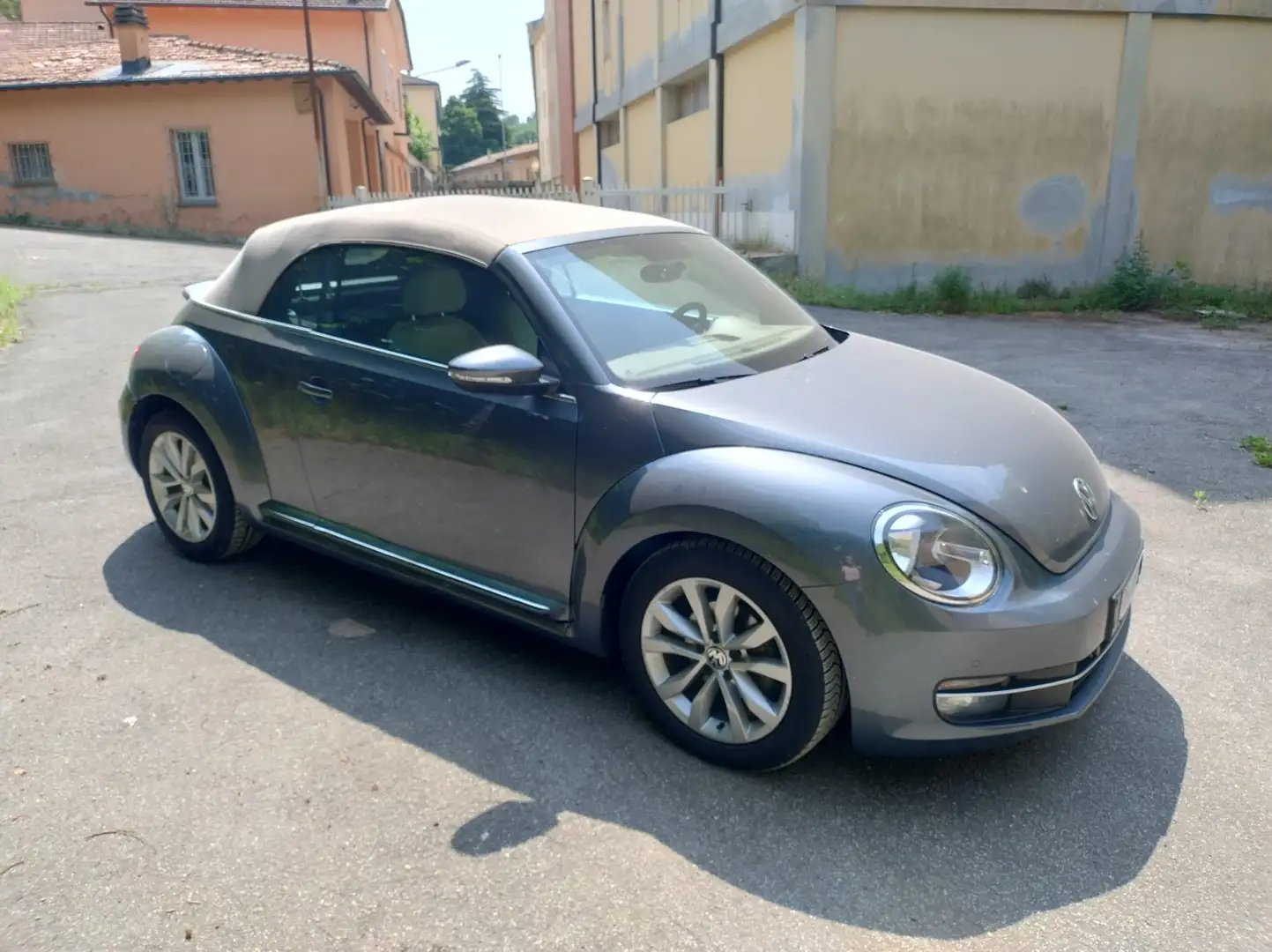 Volkswagen Maggiolino Maggiolino 2011 Cabrio Cabrio 1.2 tsi bm Design Grigio - 1