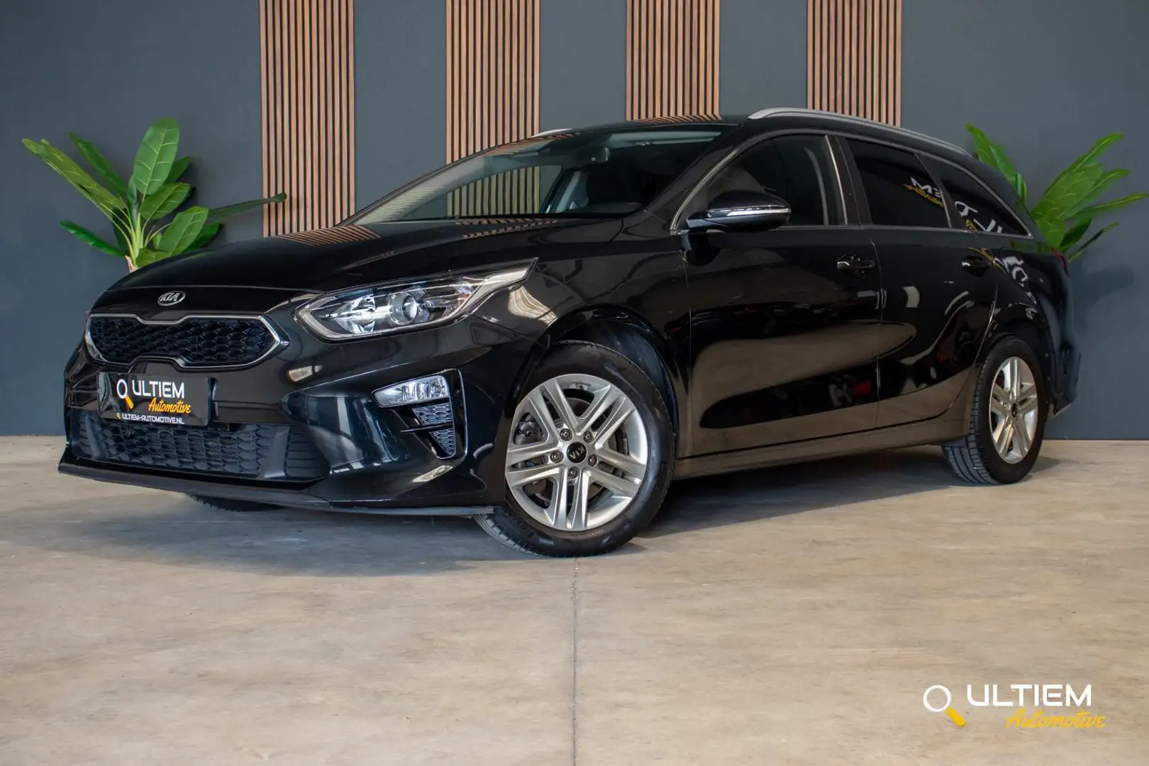Kia Ceed SW / cee'd SW Sportswagon 1.4 T-GDi DynamicLine | EXPORT Zwart - 1