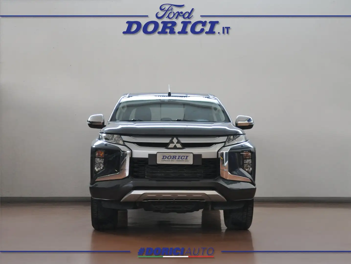 Mitsubishi L200 2.3 D 150Cv 4x4 Super Select Intense + IVA Grau - 2