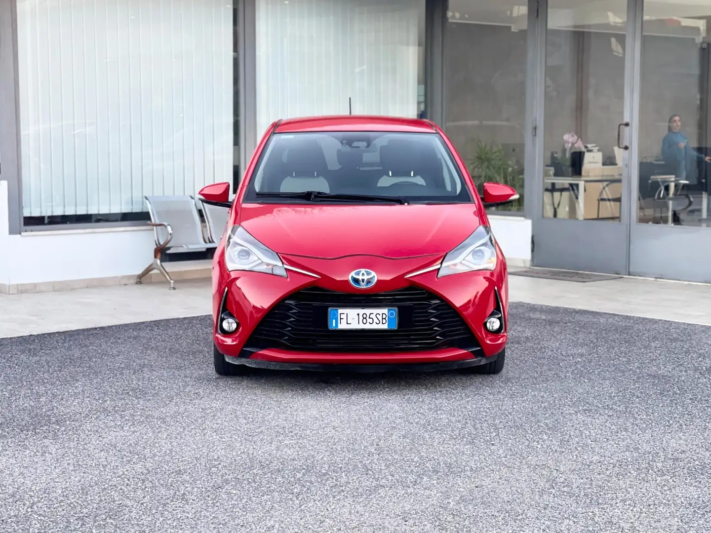 Toyota Yaris 1.5 Hybrid 73CV E6 Neo - 2017 Rouge - 2