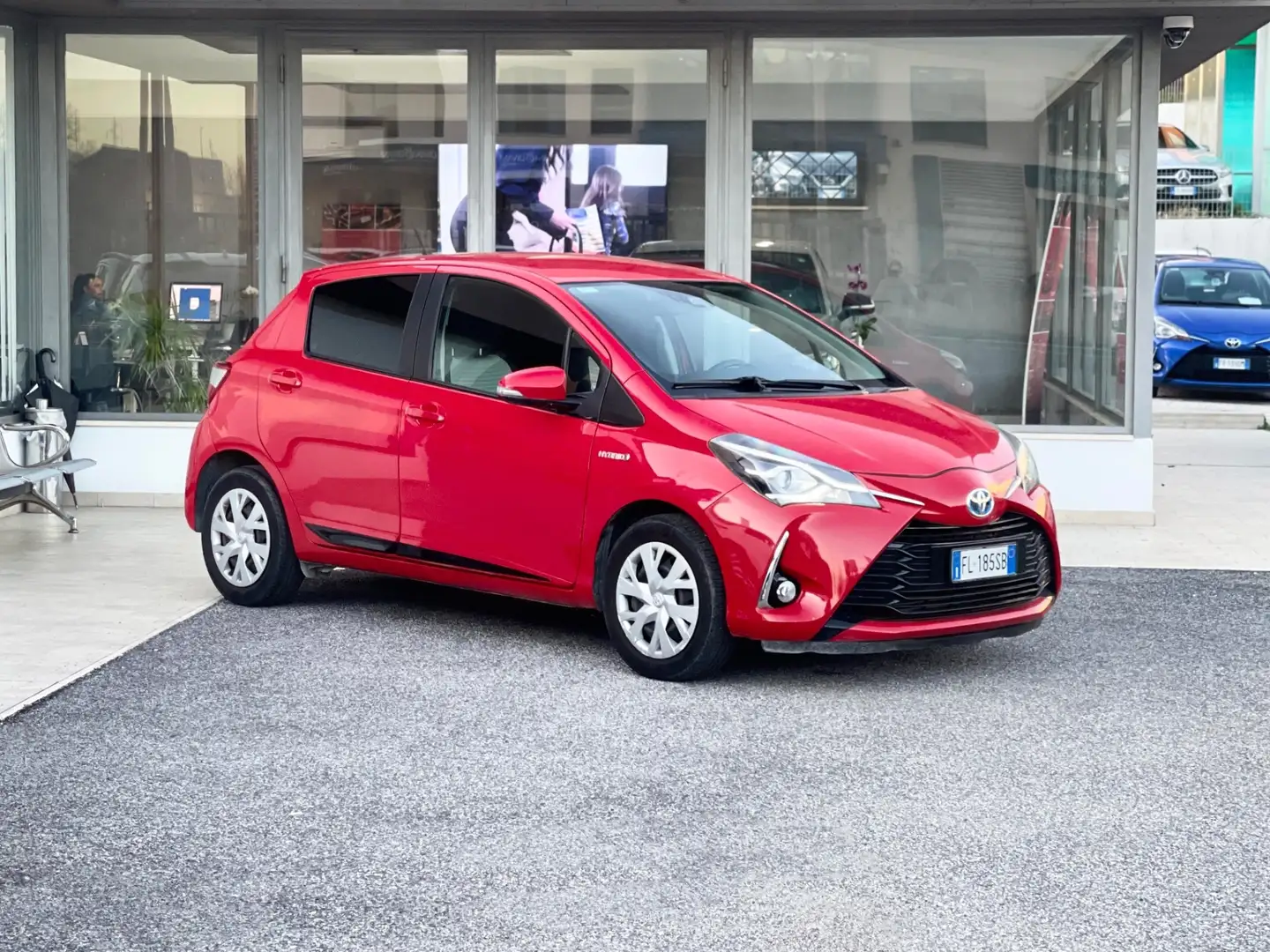 Toyota Yaris 1.5 Hybrid 73CV E6 Neo - 2017 Rouge - 1