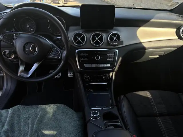 Mercedes-Benz CLA view 13