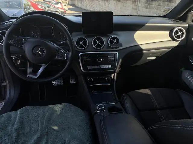 Mercedes-Benz CLA view 9