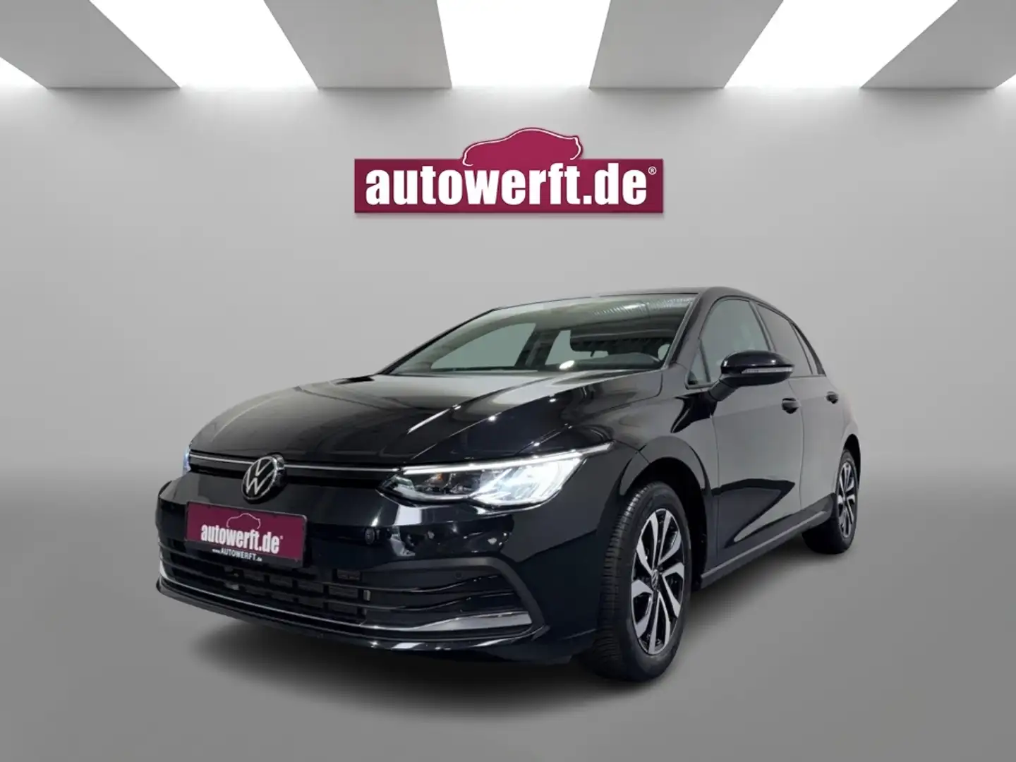 Volkswagen Golf 8 2.0 TDI DSG ACTIVE AHK LED CAM NAVI SHZ PDC TEMP Schwarz - 1