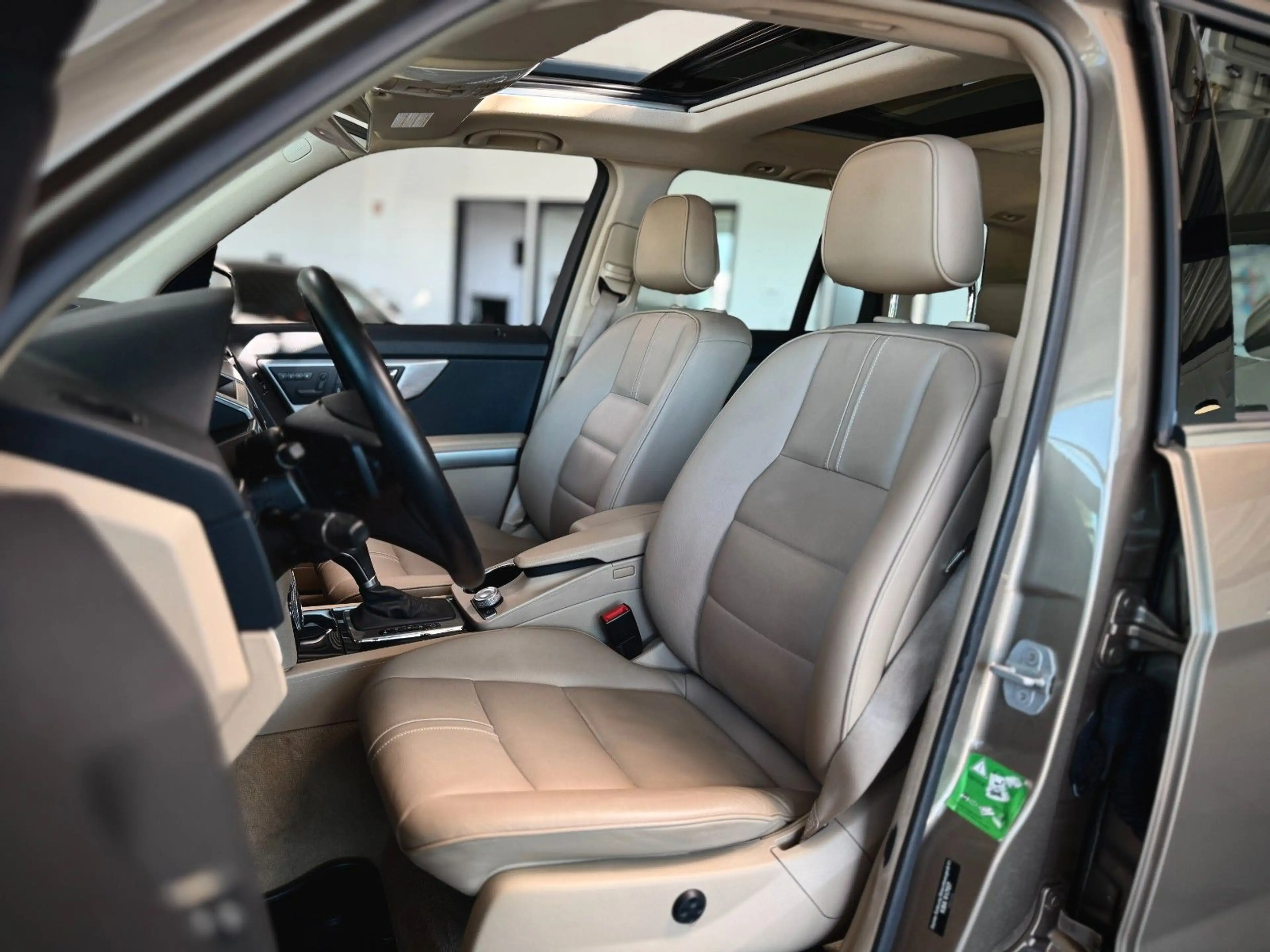 Mercedes-Benz GLK 220 CDI 4Matic *Traumhaft*Panorama*Memory* — photo 3