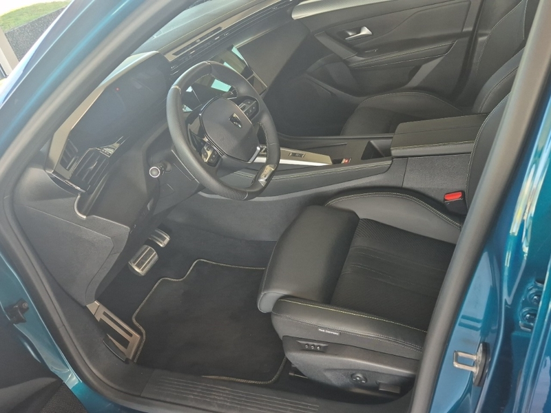 Peugeot 408 Hybrid GT AT Shz Navi Kamera 360 — photo 13