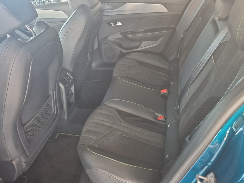 Peugeot 408 Hybrid GT AT Shz Navi Kamera 360 — photo 14