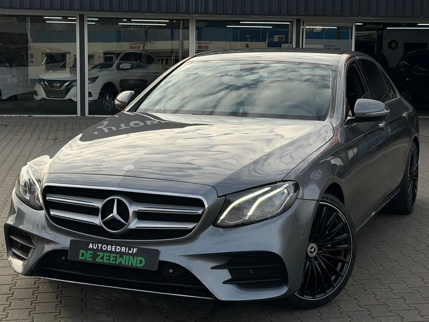 Mercedes-Benz E 200 Business Solution AMG|led|Camera|Nieuw APK Grijs - 2
