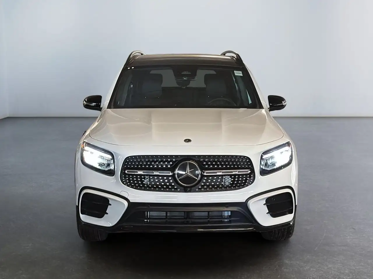 Mercedes-Benz GLB снимка Mercedes-Benz GLB