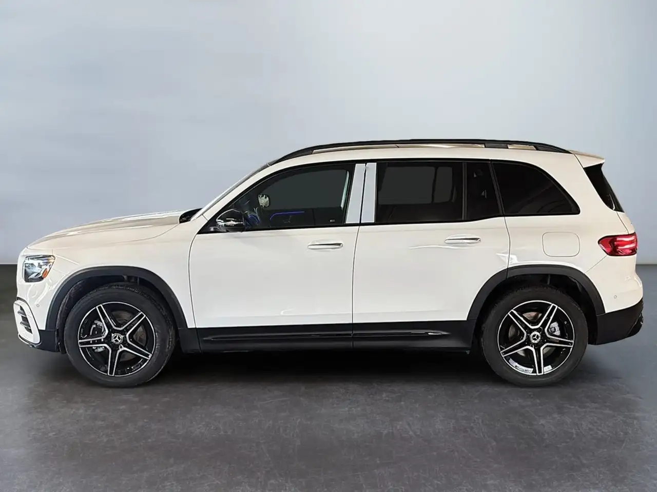 Mercedes-Benz GLB снимка Mercedes-Benz GLB