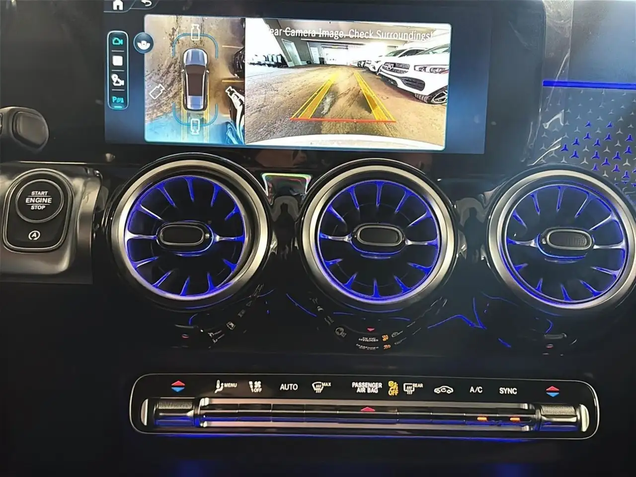Mercedes-Benz GLB снимка Mercedes-Benz GLB