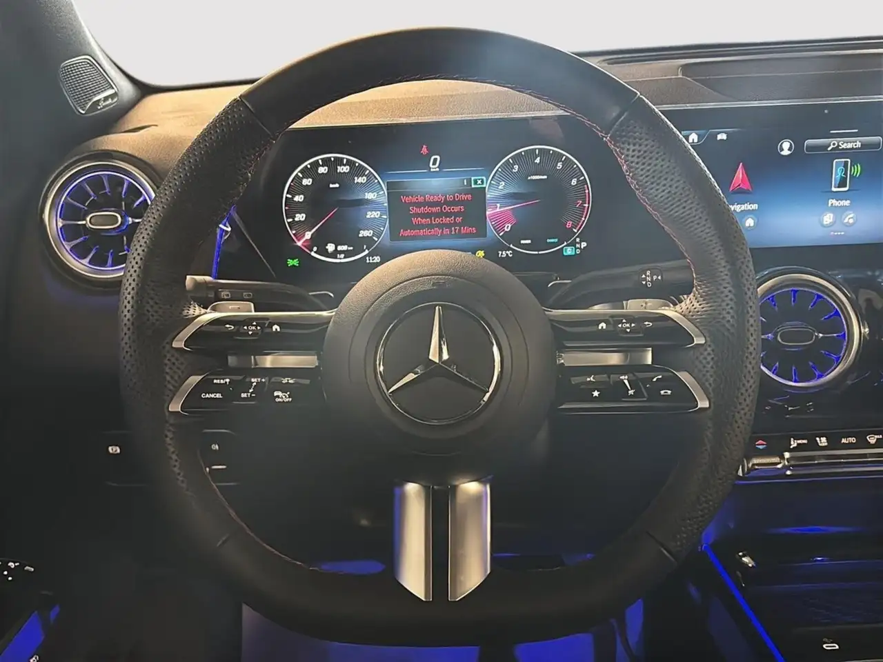 Mercedes-Benz GLB снимка Mercedes-Benz GLB