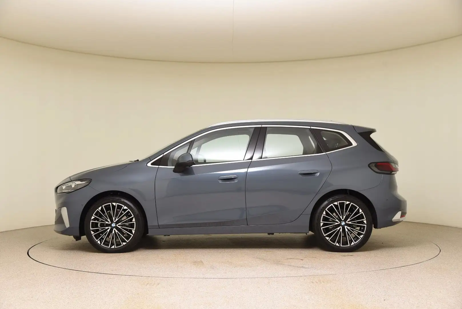 BMW 223d xDrive Active Tourer Luxury Line Pano HiFi Grau - 2