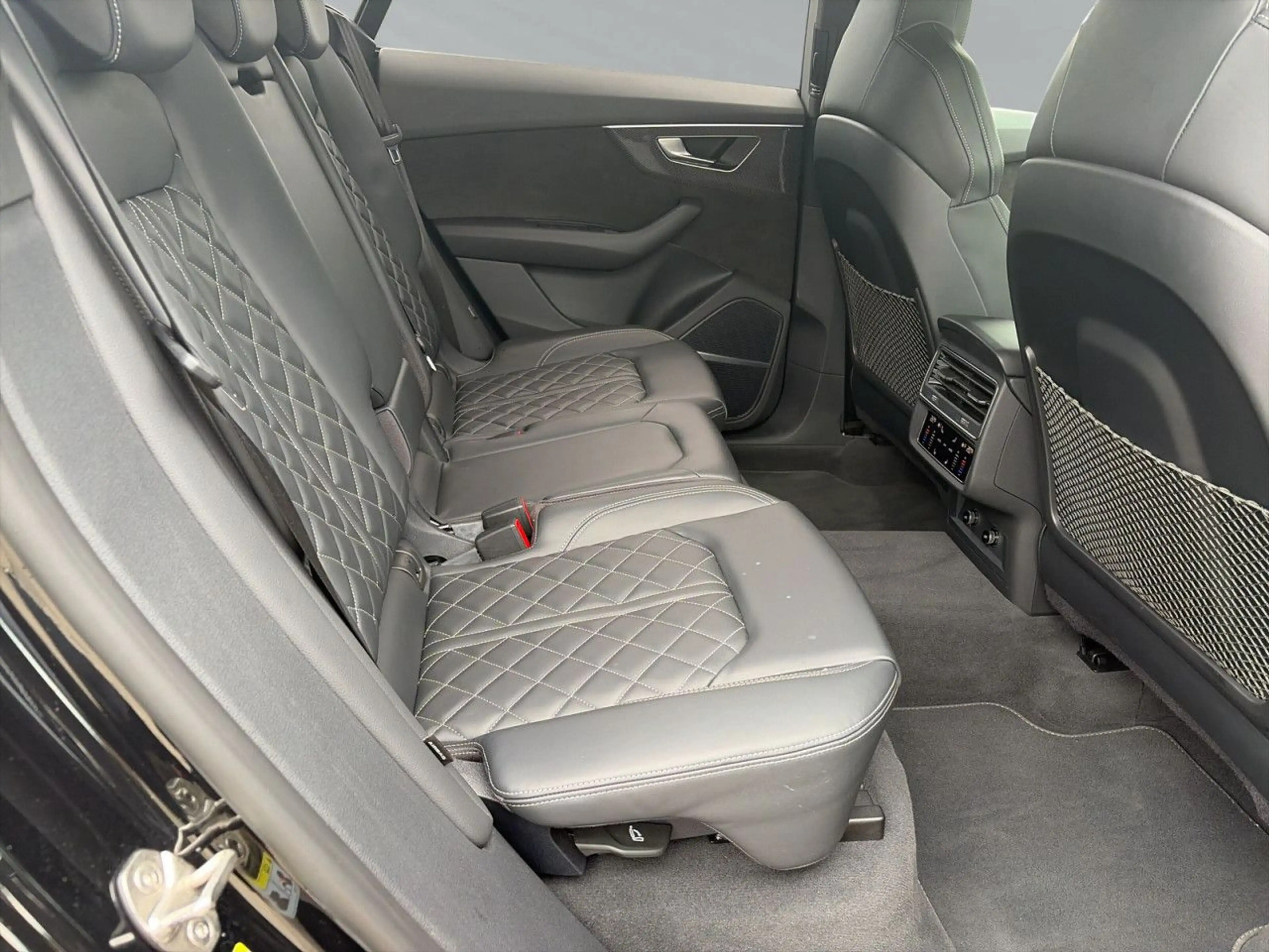 Audi SQ8 SUV TFSI competition plus tiptr. AHK ACC HUD — photo 10