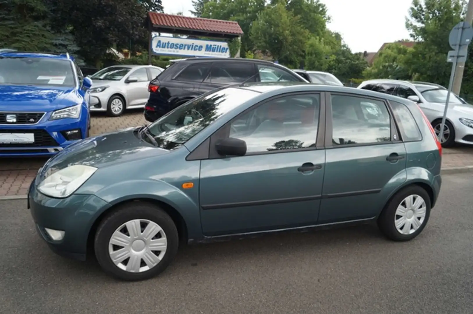 Ford Fiesta 5T 1,4i 59kw Klima-WR Schwarz - 2