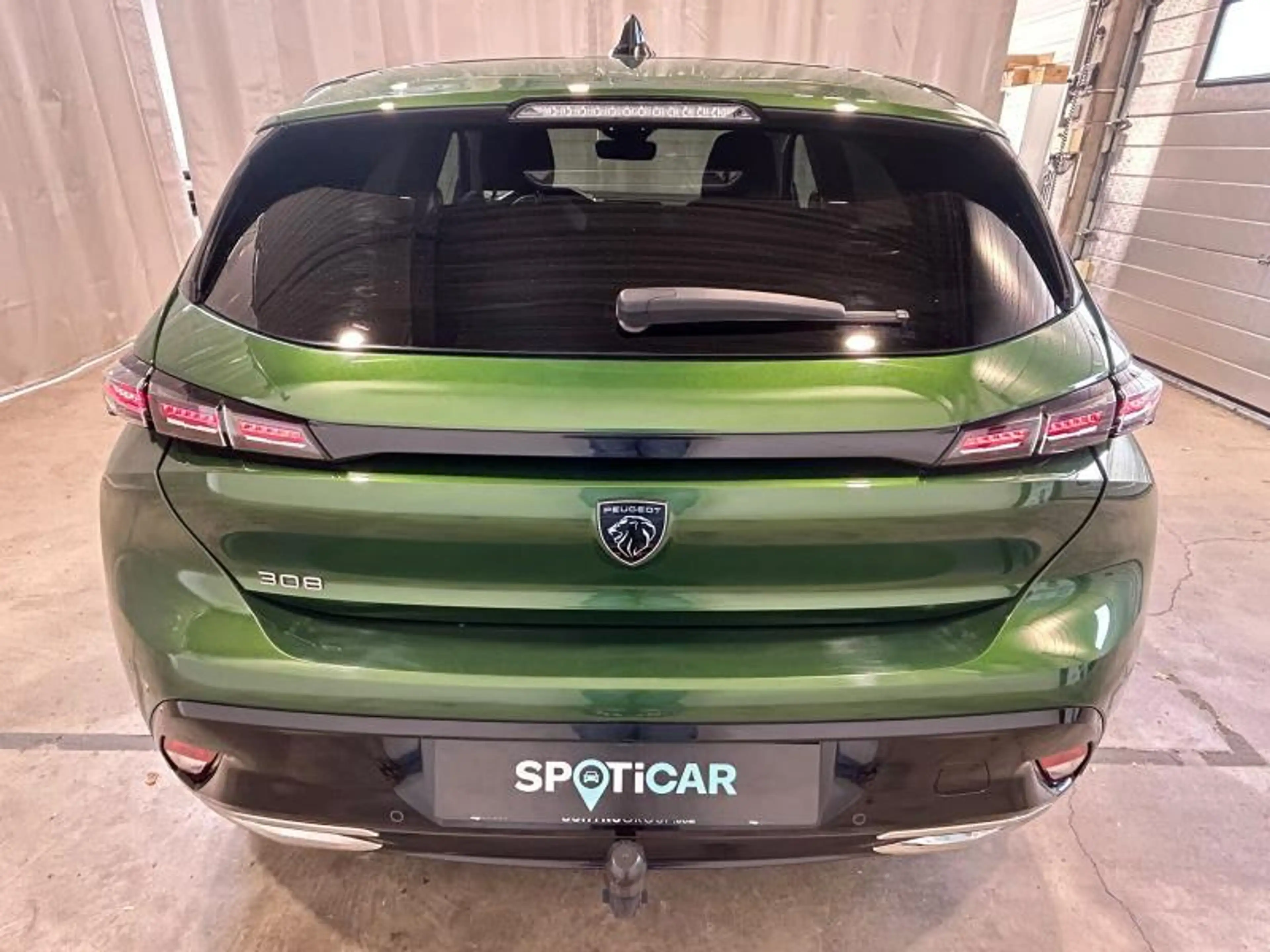 Peugeot 308 III & e- Allure — photo 7