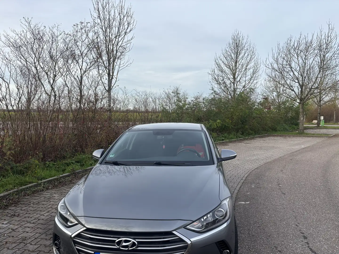 Hyundai ELANTRA 1.6 - 2