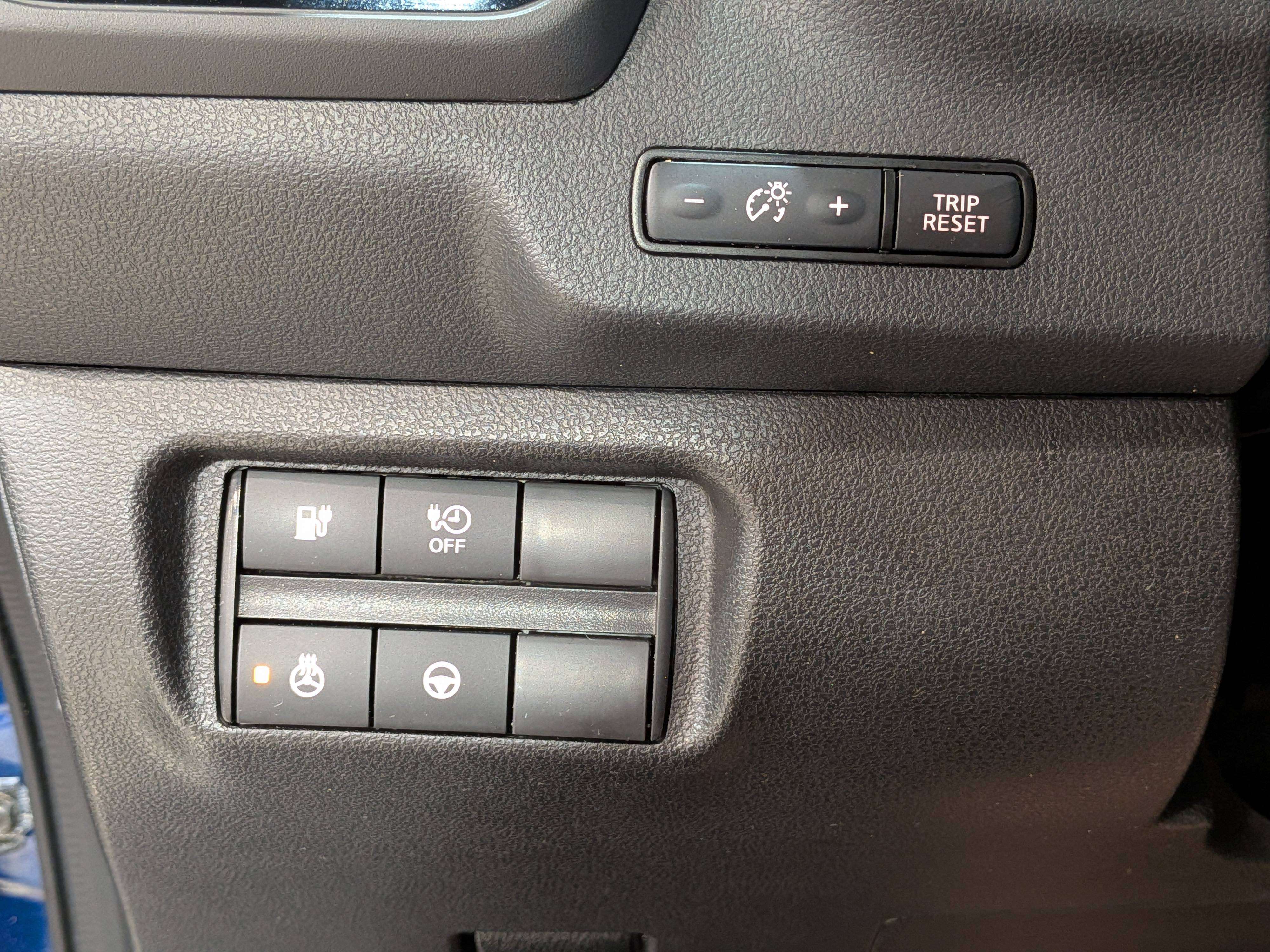 Nissan LEAF 2024