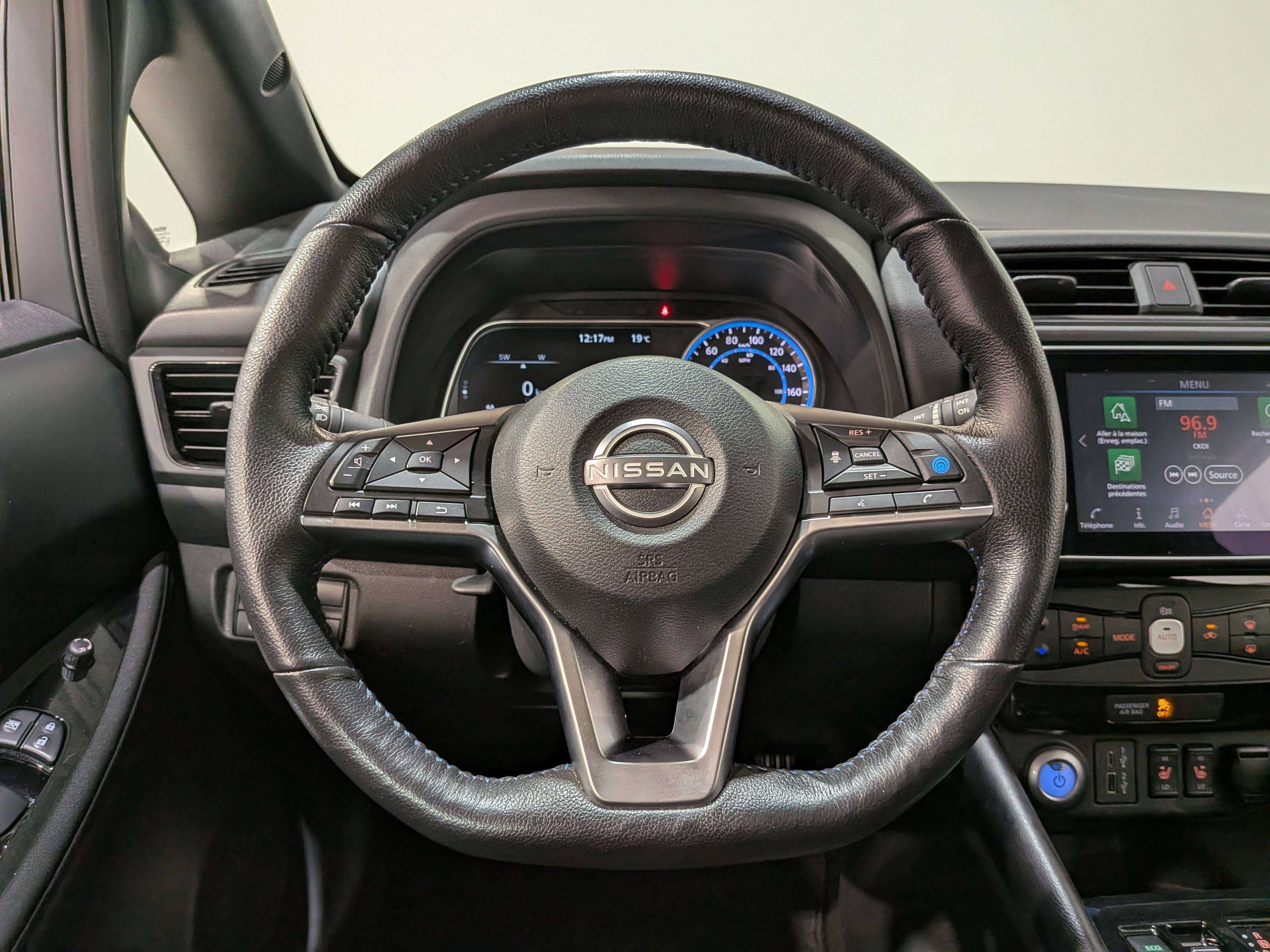 Nissan LEAF 2024