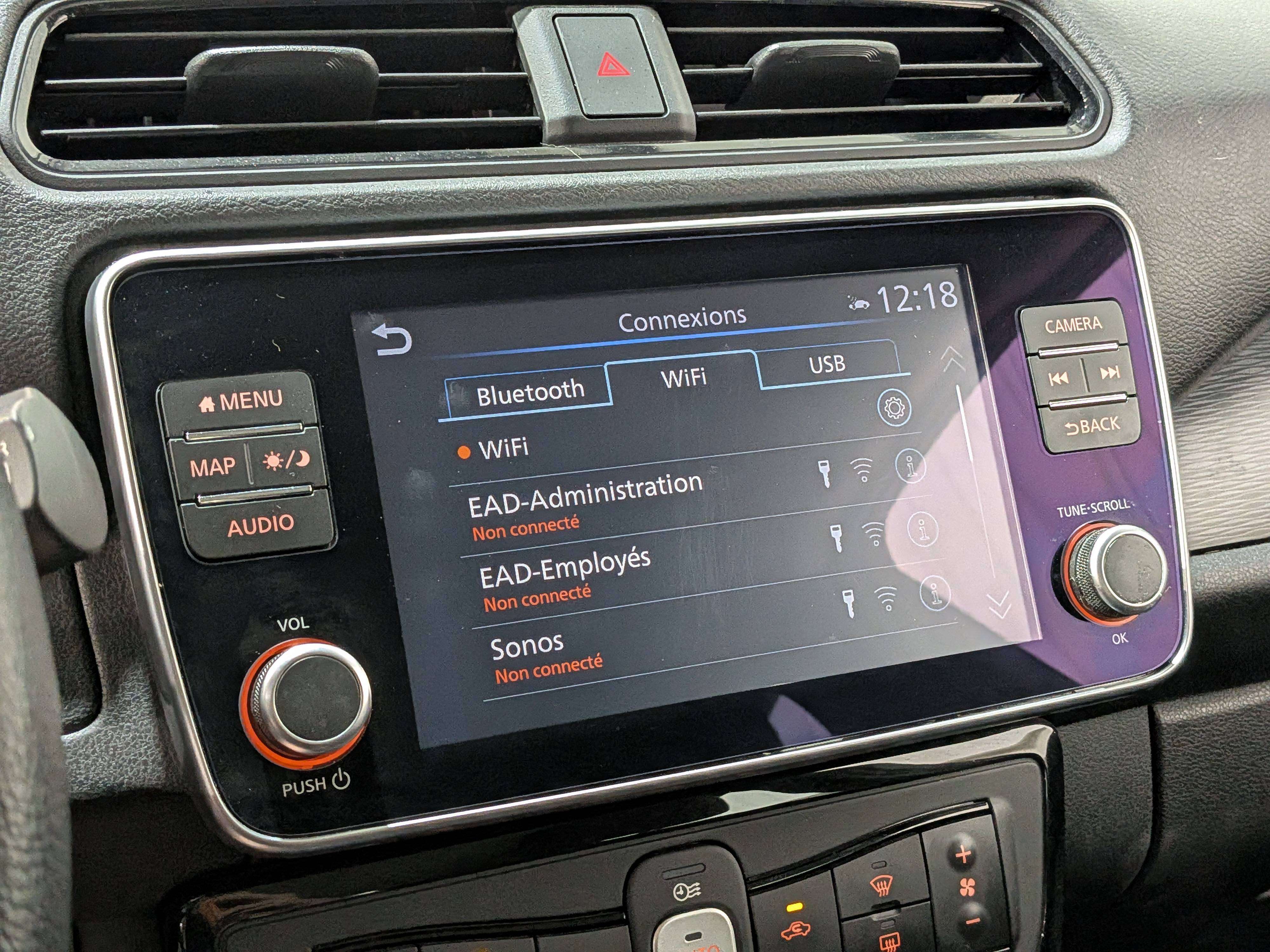 Nissan LEAF 2024