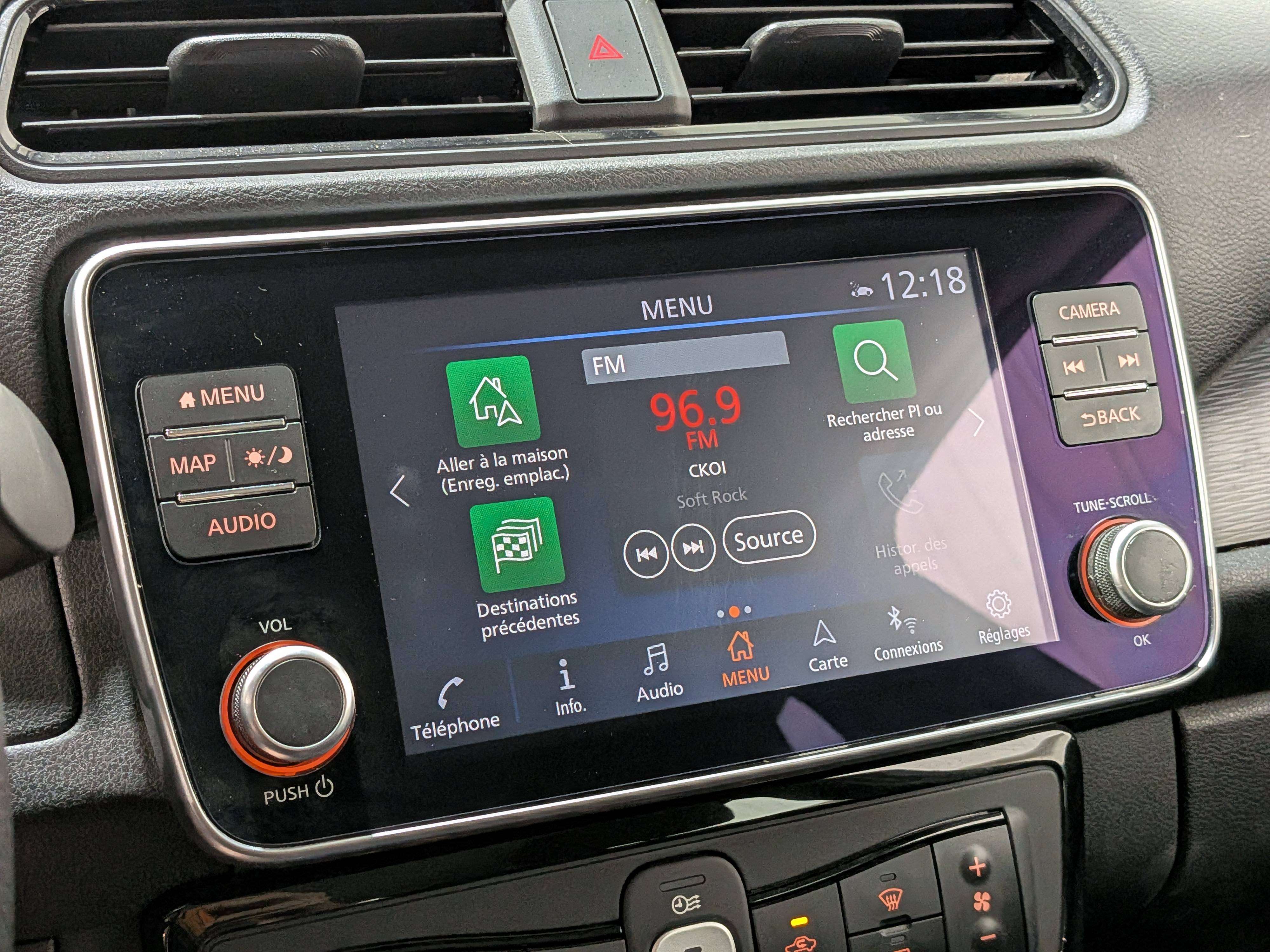 Nissan LEAF 2024