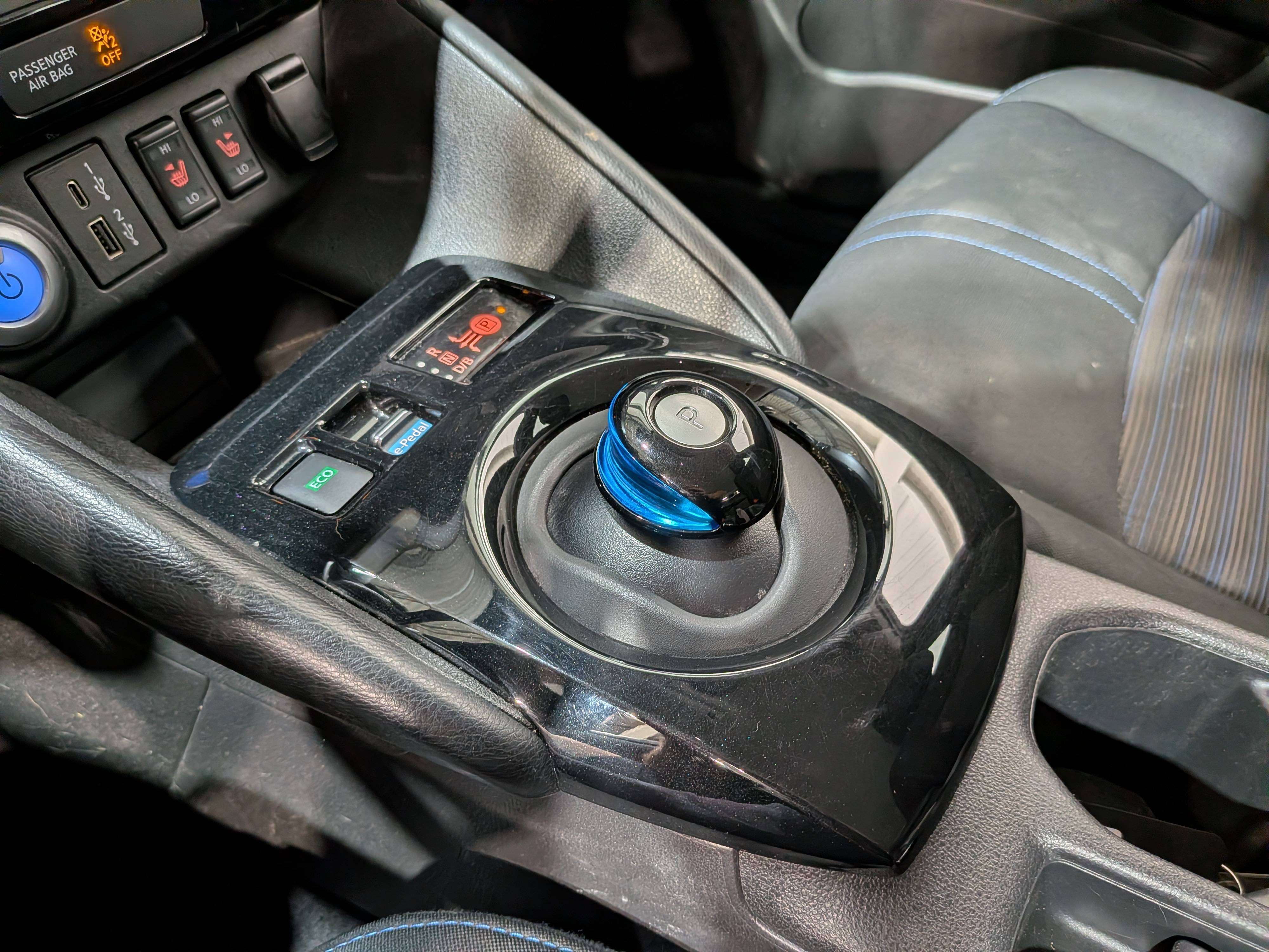 Nissan LEAF 2024