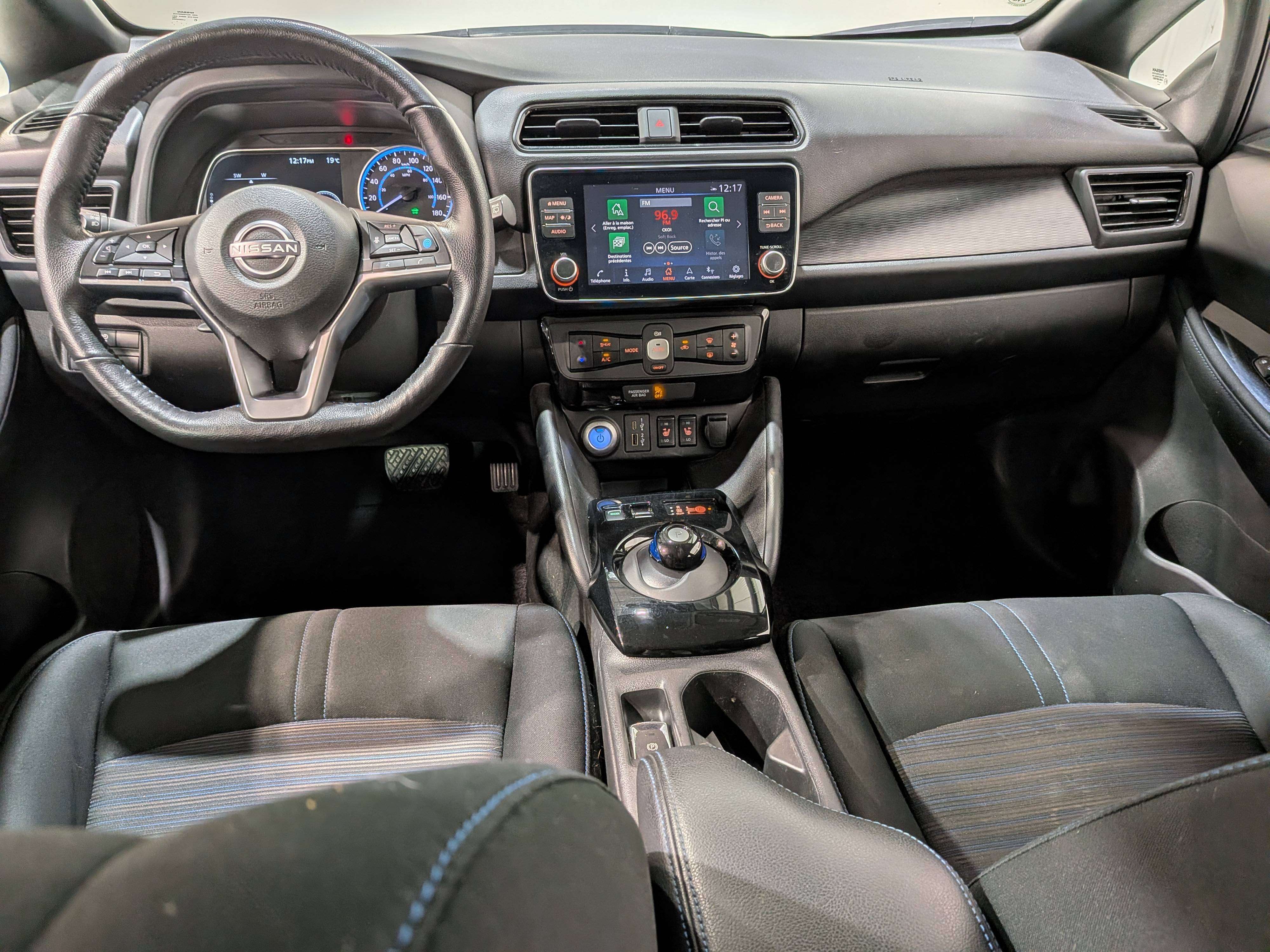 Nissan LEAF 2024