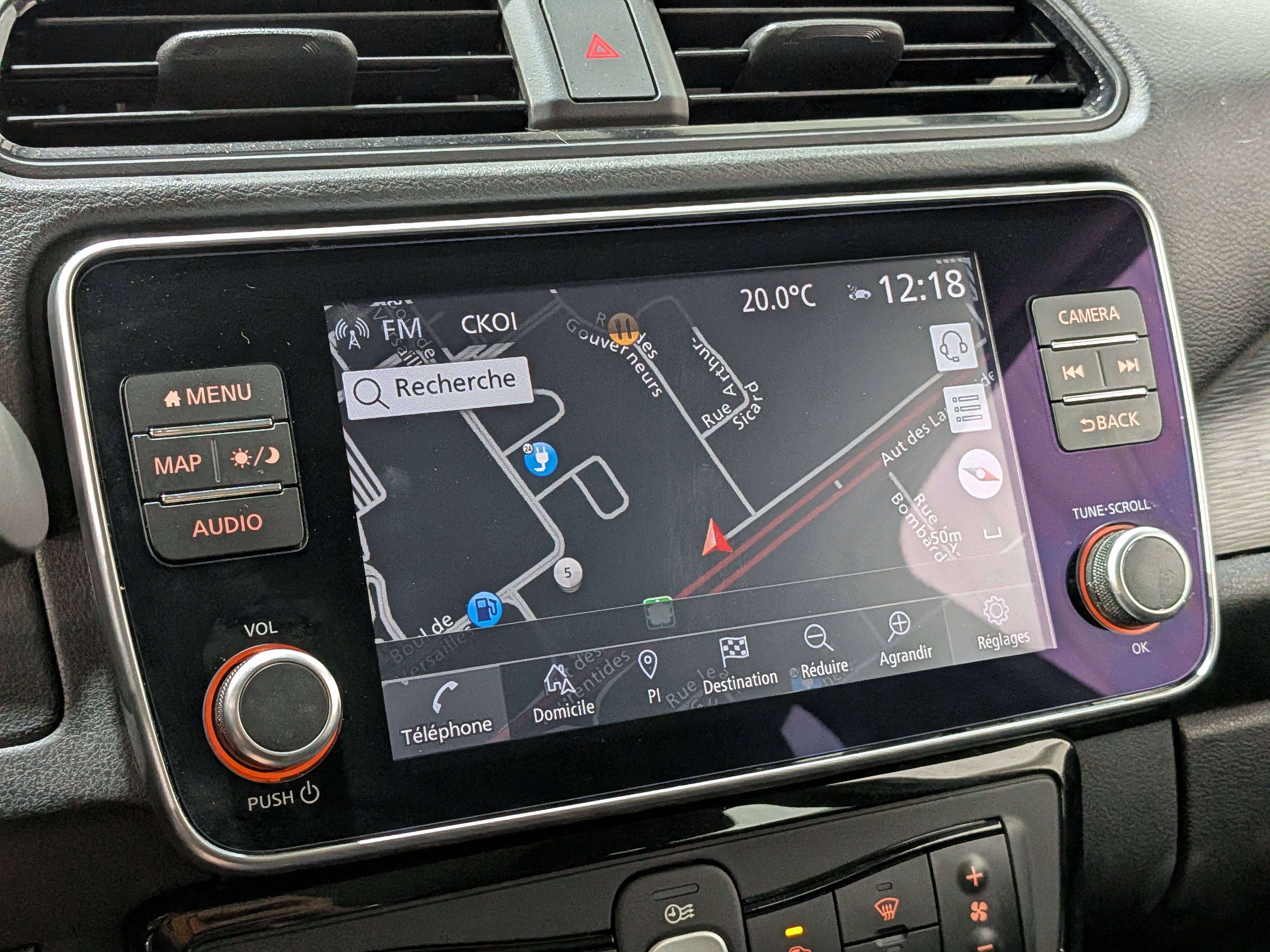 Nissan LEAF 2024