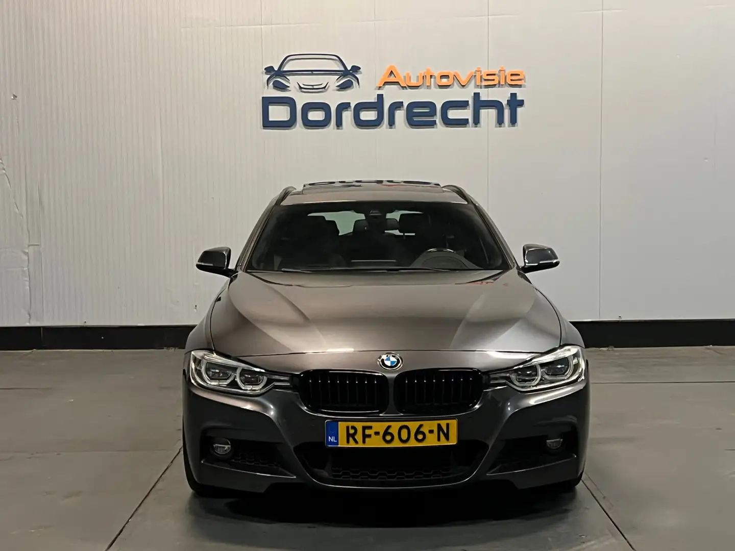 BMW 320 3-serie Touring 320d Centennial High Executive|M S Grijs - 2