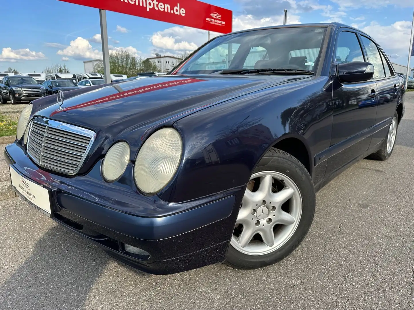 Mercedes-Benz E 200 KOMPRESSOR CLASSIC Klima TÜV Neu Albastru - 1