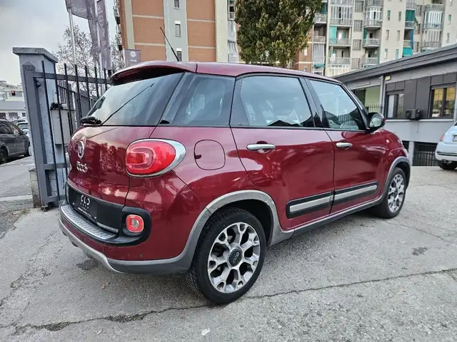 Fiat 500L view 4