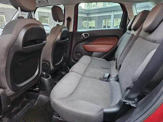 Fiat 500L view 11