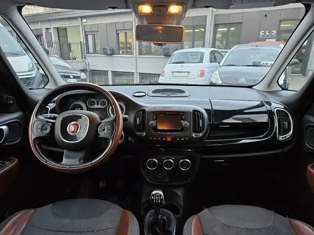 Fiat 500L view 9