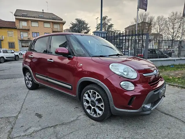 Fiat 500L view 3