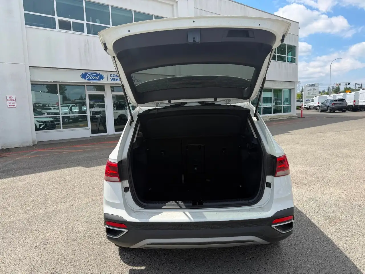 Volkswagen Taos снимка Volkswagen Taos