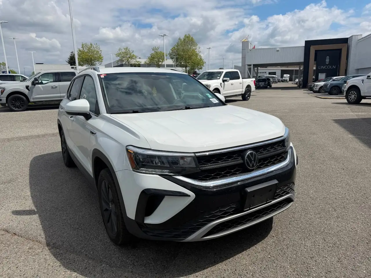 Volkswagen Taos снимка Volkswagen Taos