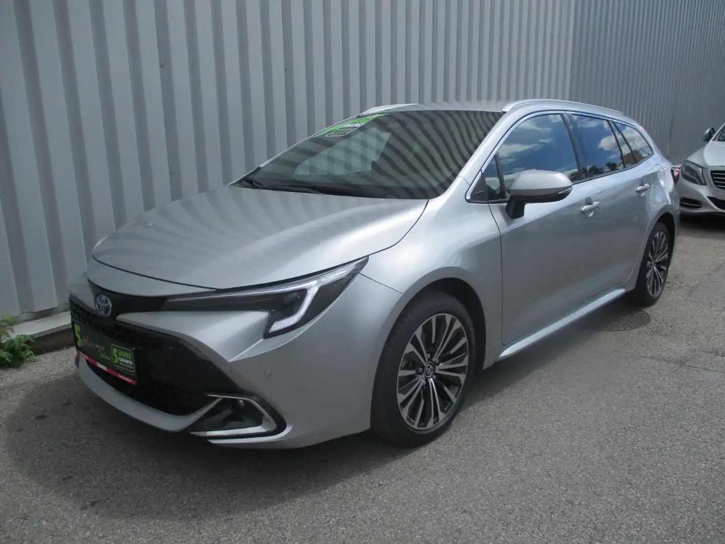 Toyota Corolla 1.8 Hybrid Touring Sports Active Drive Silber - 2